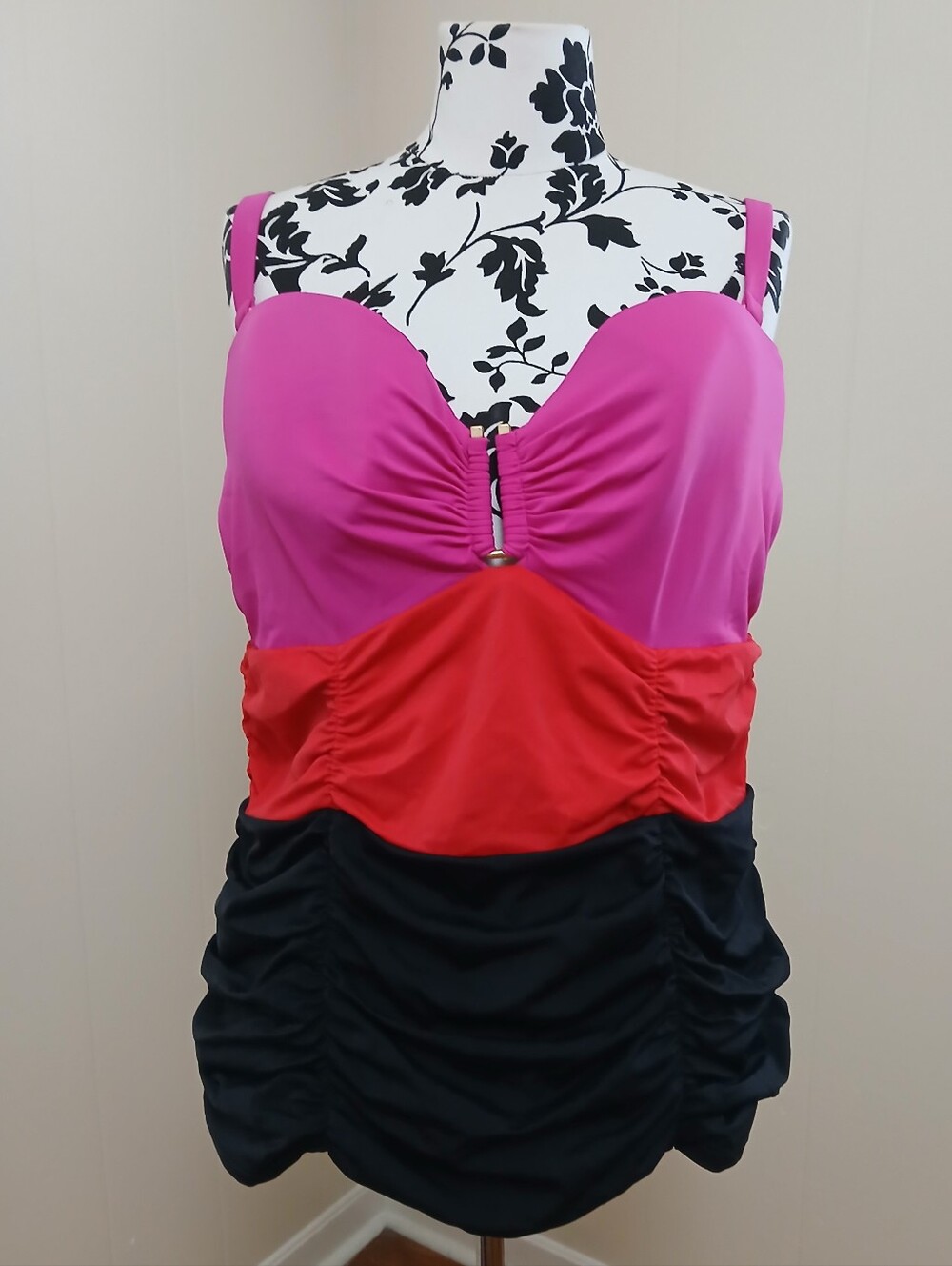 6th and Lane Supportive Tankini Top